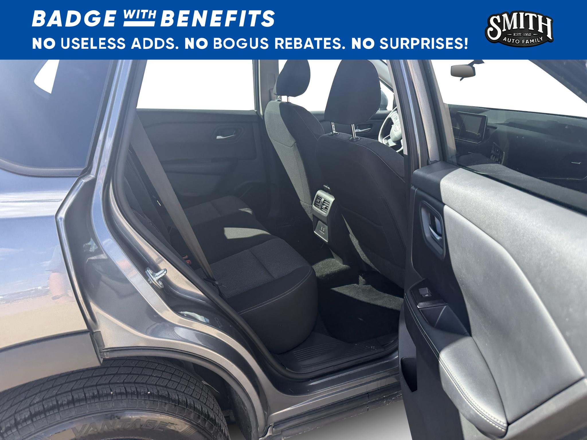 Used 2025 Nissan Rogue SV FWD image 9