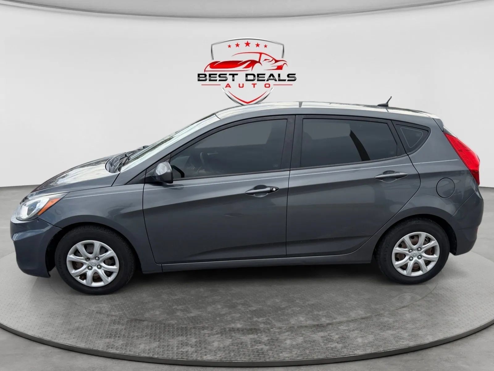 Used 2012 Hyundai Accent GS FWD image 2