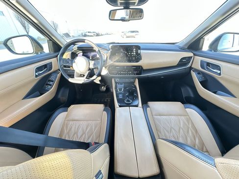 Used 2021 Nissan Rogue Platinum image 21