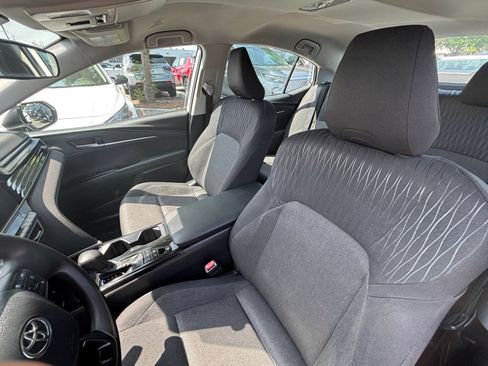 Used 2025 Toyota Camry LE FWD image 36
