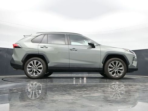 Used 2019 Toyota RAV4 XLE Premium w/ Cold Weather Package AWD/4WD image 42
