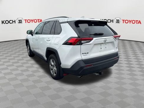 Used 2020 Toyota RAV4 XLE w/ Convenience Package AWD/4WD image 4
