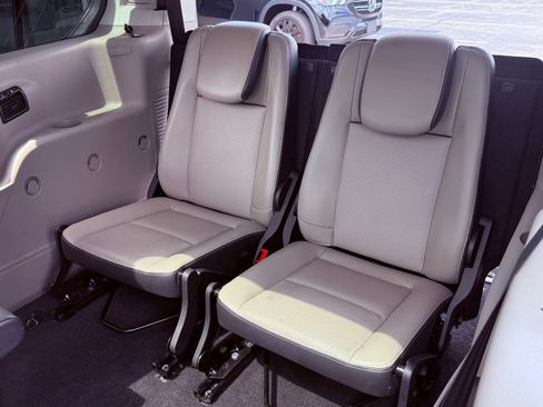Used 2016 Ford Transit Connect Titanium FWD image 24
