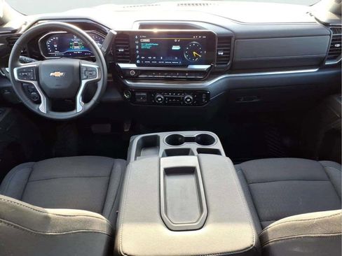Used 2025 Chevrolet Silverado 1500 LT AWD/4WD image 11