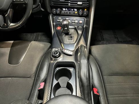 Used 2017 Nissan GT-R Premium image 9