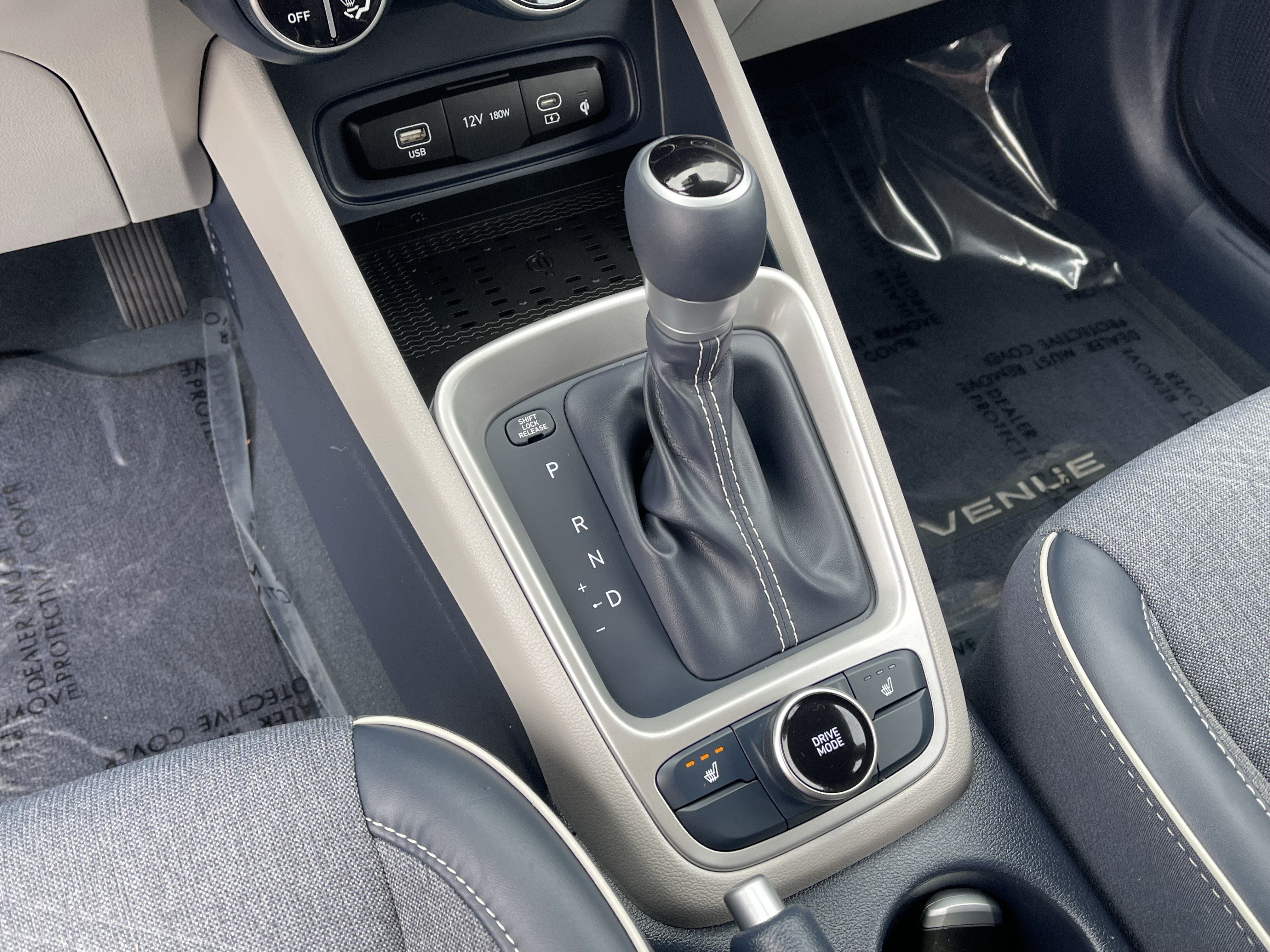 Certified 2025 Hyundai Venue Limited FWD image 23