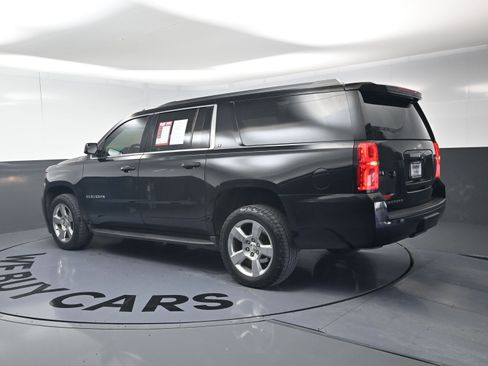 Used 2017 Chevrolet Suburban LT image 7