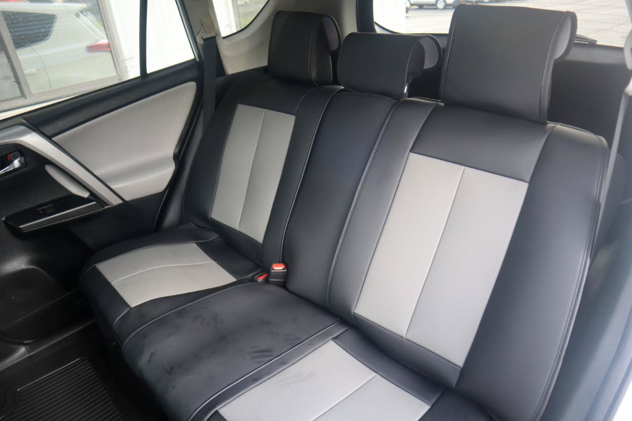 Used 2017 Toyota RAV4 XLE AWD/4WD image 49