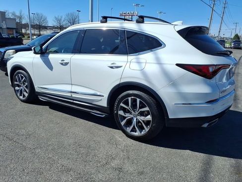 Used 2024 Acura MDX SH-AWD w/ Technology Package image 3