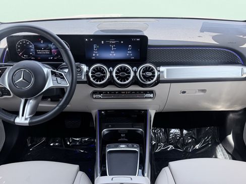 Used 2025 Mercedes-Benz GLB 250 image 54