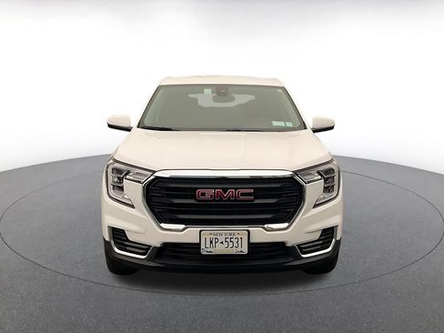Used 2024 GMC Terrain SLE FWD image 3