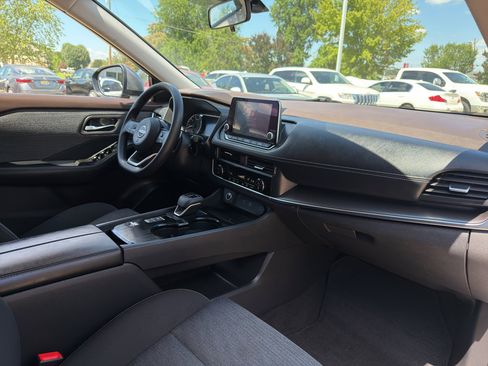 Used 2023 Nissan Rogue SV FWD image 20