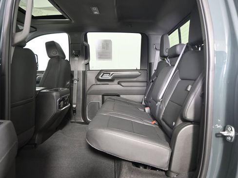 Used 2025 Chevrolet Silverado 2500 LTZ w/ LTZ Plus Package AWD/4WD image 18