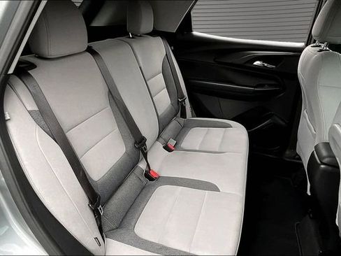 Used 2025 Chevrolet TrailBlazer LT FWD image 23