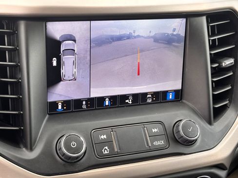Used 2023 GMC Acadia Denali w/ Denali Ultimate Package FWD image 16