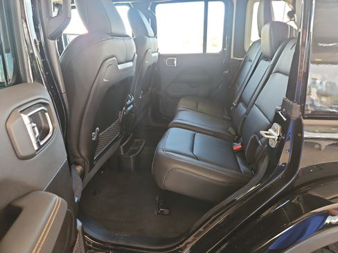 New 2025 Jeep Wrangler Unlimited Rubicon 392 image 17