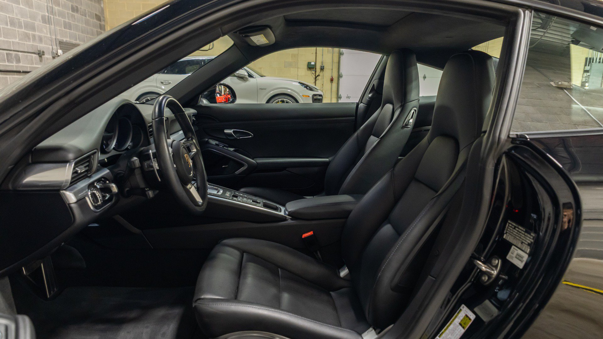 Used 2018 Porsche 911 Carrera RWD image 37