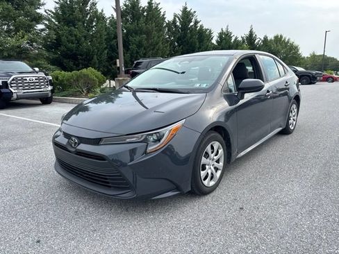 Used 2023 Toyota Corolla LE w/ Carpet Mat Package (TMS) FWD image 1