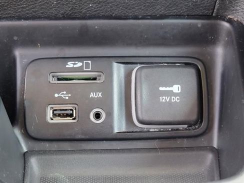 Used 2015 Jeep Cherokee Sport w/ Cold Weather Group AWD/4WD image 28
