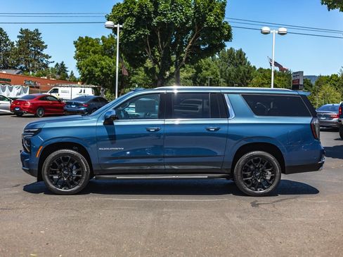 New 2026 Chevrolet Suburban Premier w/ LPO, Illumination Package AWD/4WD image 10
