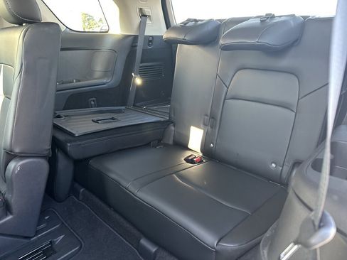 Used 2023 Nissan Pathfinder SL w/ Lighting Package (N92) image 10