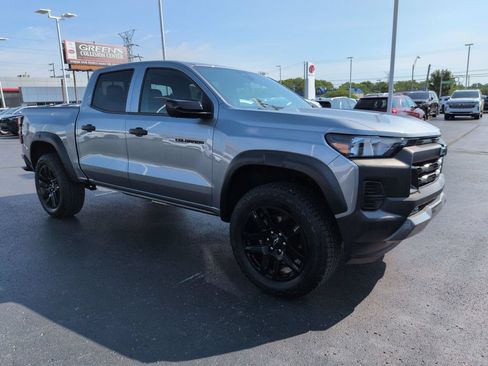 Used 2024 Chevrolet Colorado Trail Boss w/ Technology Package AWD/4WD image 7