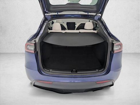 Used 2023 Tesla Model Y Long Range image 6