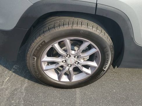 Certified 2023 GMC Terrain SLT w/ LPO, Floor Liner Package FWD image 5
