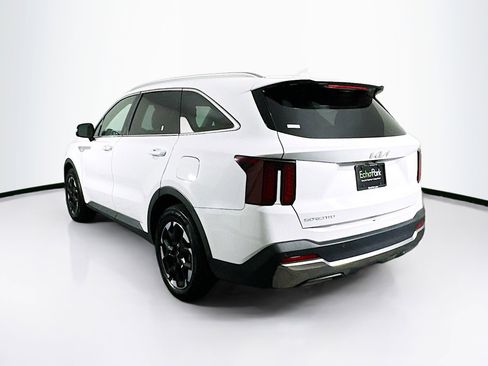 Used 2024 Kia Sorento S image 5