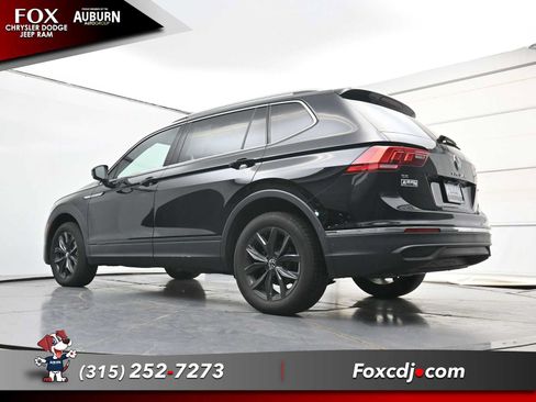 Used 2024 Volkswagen Tiguan SE w/ Panoramic Sunroof Package AWD/4WD image 23