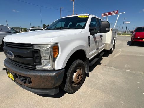 Used 2017 Ford F350 XL w/ Power Equipment Group AWD/4WD image 4