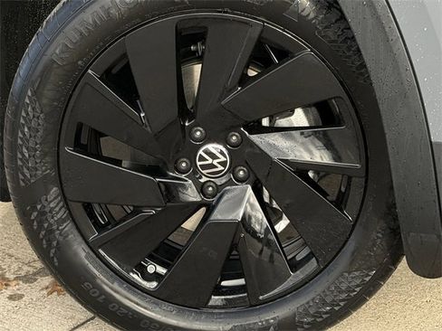 New 2026 Volkswagen Atlas SE image 6