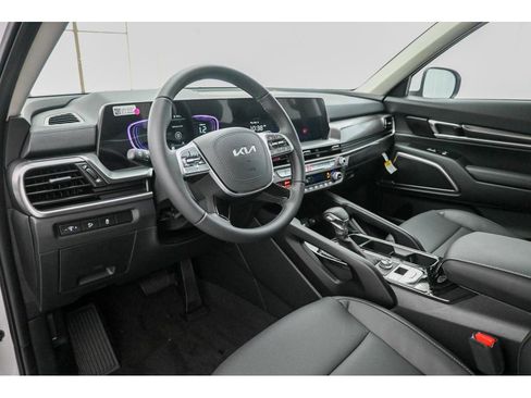 New 2025 Kia Telluride LX image 18