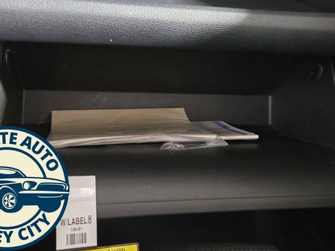 Used 2022 Hyundai Santa Fe SEL w/ Convenience Package image 22