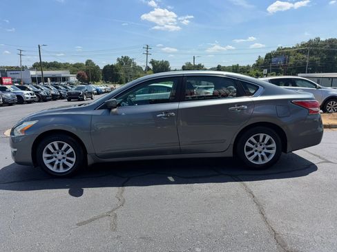 Used 2015 Nissan Altima 2.5 S w/ Power Driver Seat Package FWD image 4