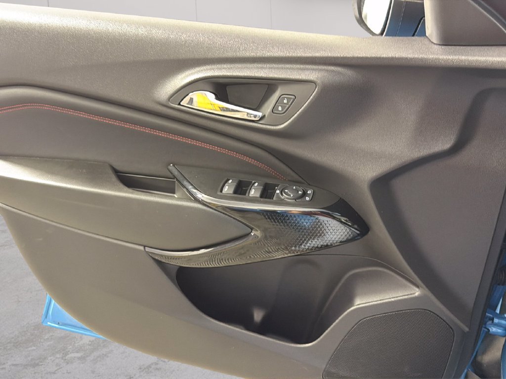 Certified 2025 Chevrolet Trax RS w/ Driver Confidence Package FWD image 25