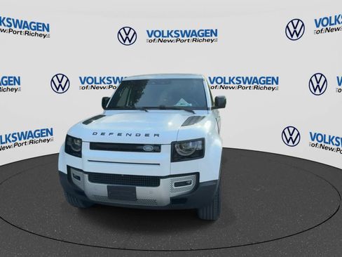 Used 2025 Land Rover Defender 110 S AWD/4WD image 3