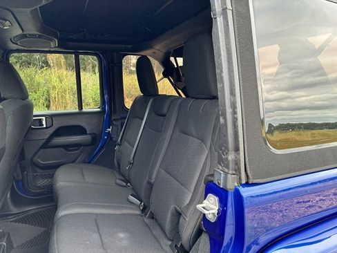 Certified 2019 Jeep Wrangler Unlimited Sahara w/ Cold Weather Group image 16