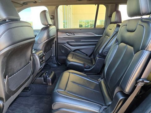 Used 2024 Jeep Grand Cherokee L Limited w/ Luxury Tech Group II image 14