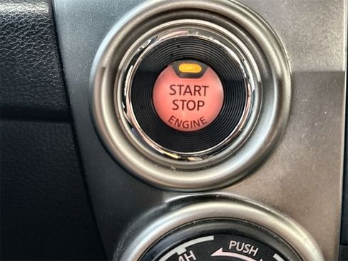 Used 2018 Nissan Titan PRO-4X w/ Pro-4x Convenience Package image 16