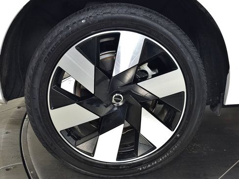 Certified 2025 Volvo XC60 T8 Plus w/ Climate Package AWD/4WD image 12