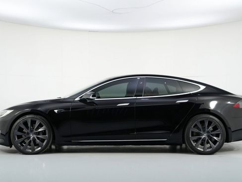 Used 2019 Tesla Model S 100D image 9
