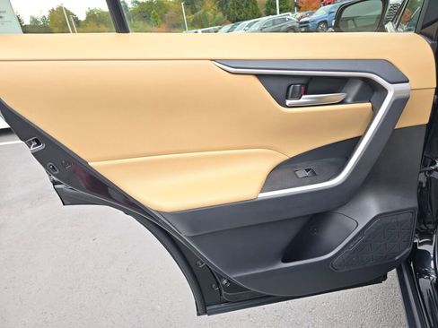 Certified 2025 Toyota RAV4 XLE Premium image 34