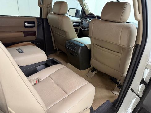 Used 2011 Toyota Sequoia Platinum image 32