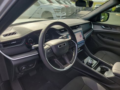 New 2026 Jeep Grand Cherokee L 2WD image 15