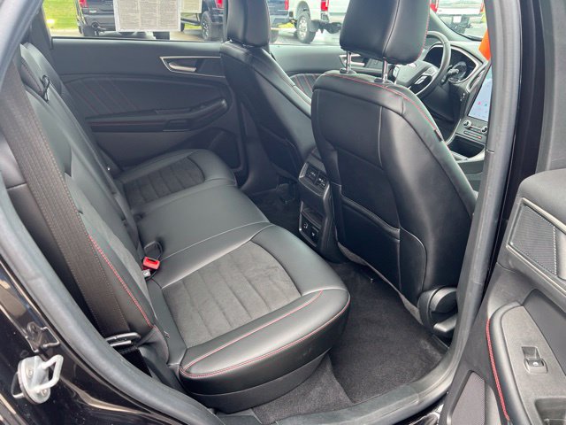 Used 2021 Ford Edge ST-Line w/ Class II Trailer Tow Package AWD/4WD image 16