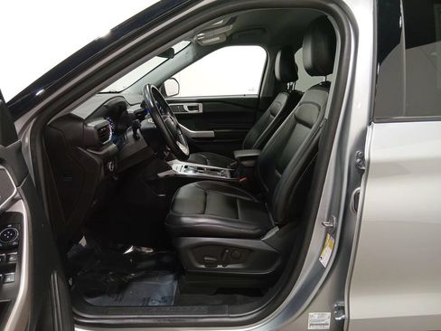 Certified 2023 Ford Explorer XLT w/ Equipment Group 202A AWD/4WD image 17