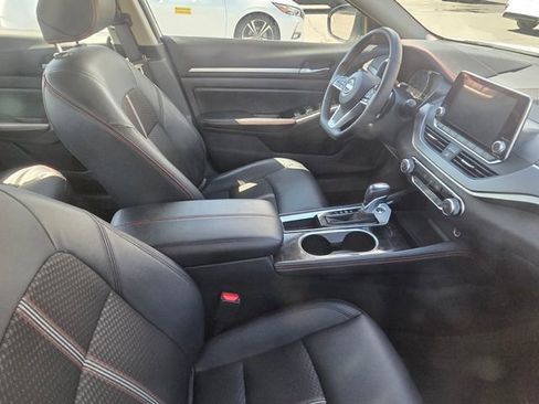 Used 2025 Nissan Altima 2.5 SR FWD image 10