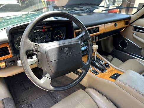 Used 1990 Jaguar XJS V12 Convertible image 35