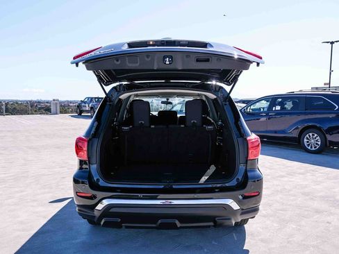 Used 2020 Nissan Pathfinder S FWD image 27